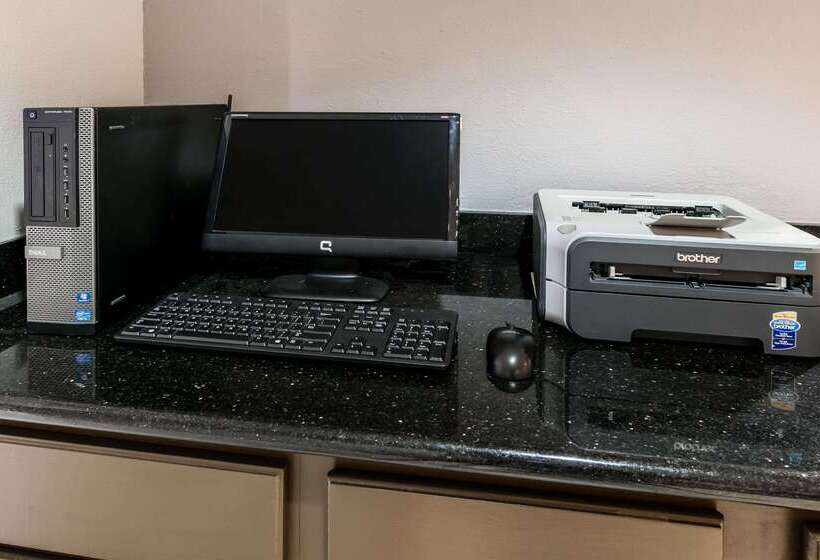 Microtel Inn And Suites Lafayette