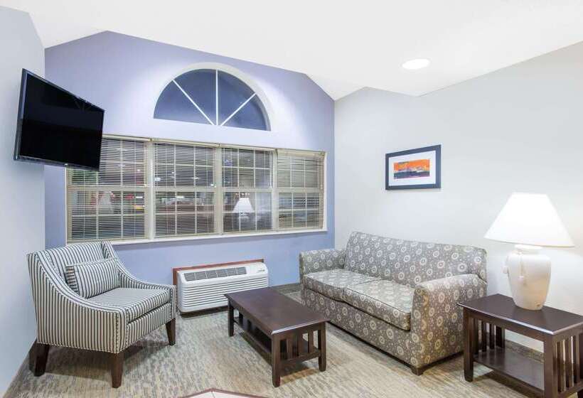 Microtel Inn & Suites By Wyndham Seneca Falls