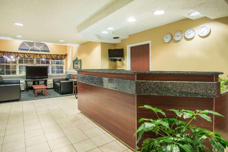 Microtel Inn & Suites By Wyndham Tulsa  Catoosa/route 66