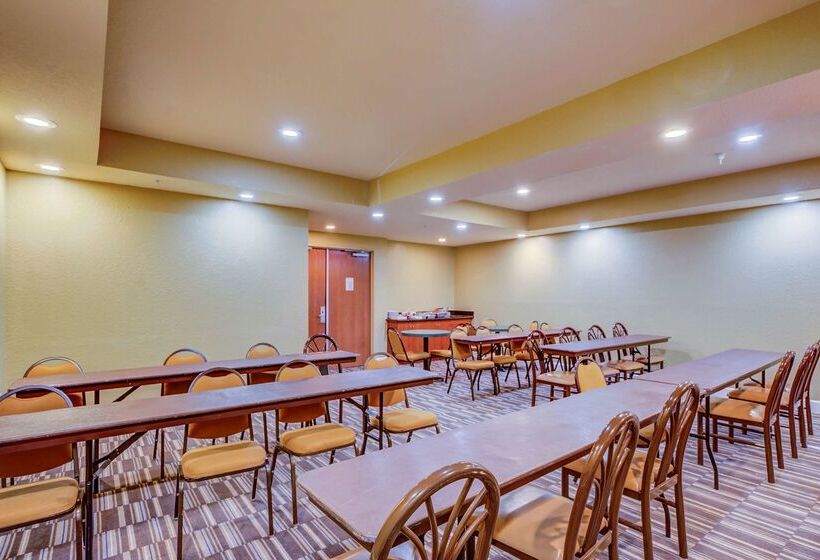 Microtel Inn And Suites   Zephyrhills