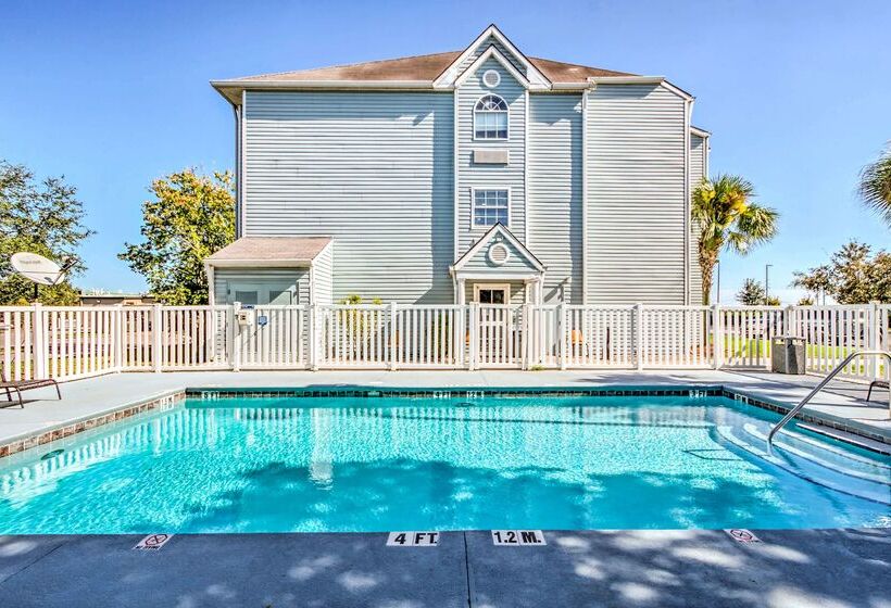 Microtel Inn And Suites   Zephyrhills