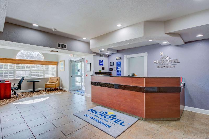 Microtel Inn & Suites By Wyndham Zephyrhills