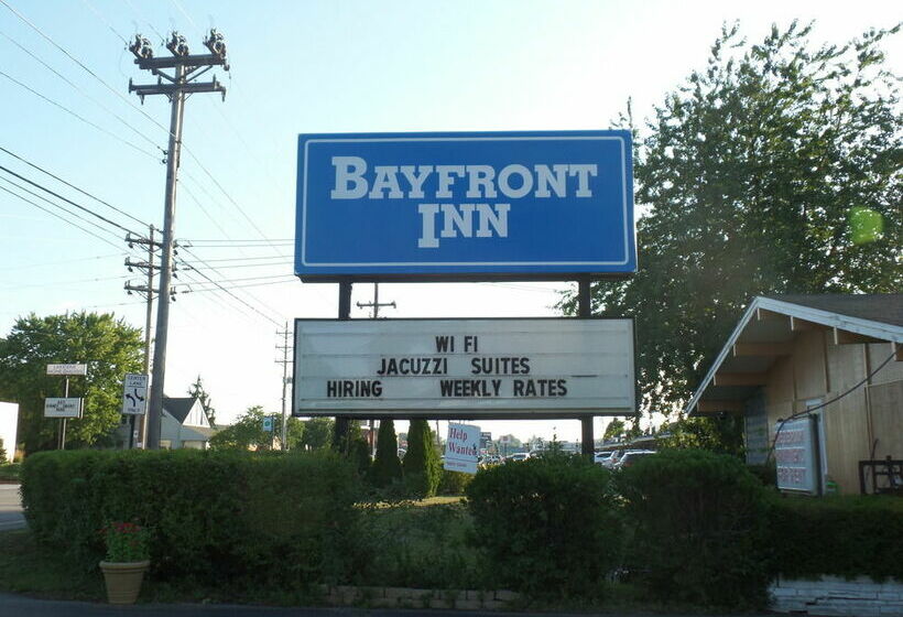 모텔 Bayfront Inn