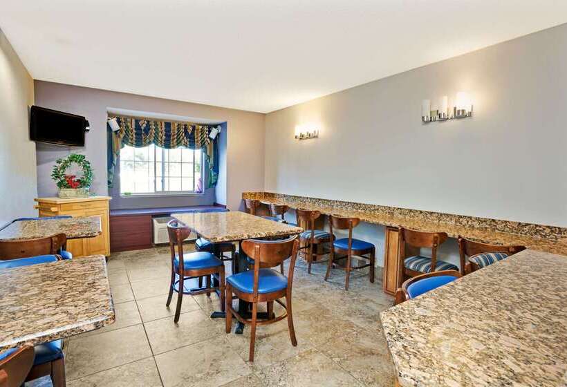 מוטל Microtel Inn & Suites By Wyndham Detroit Roseville