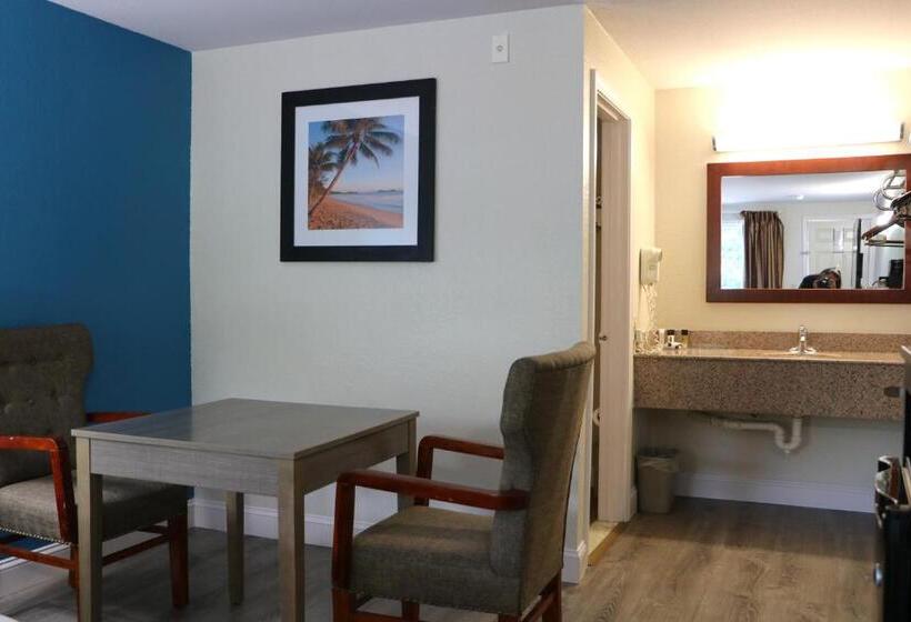 مُتل Sunbird Cape Cod Resort
