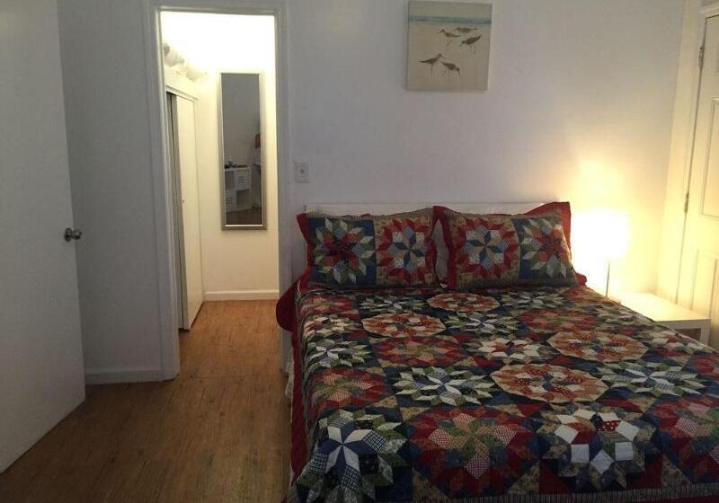 Silver Spray Motel
