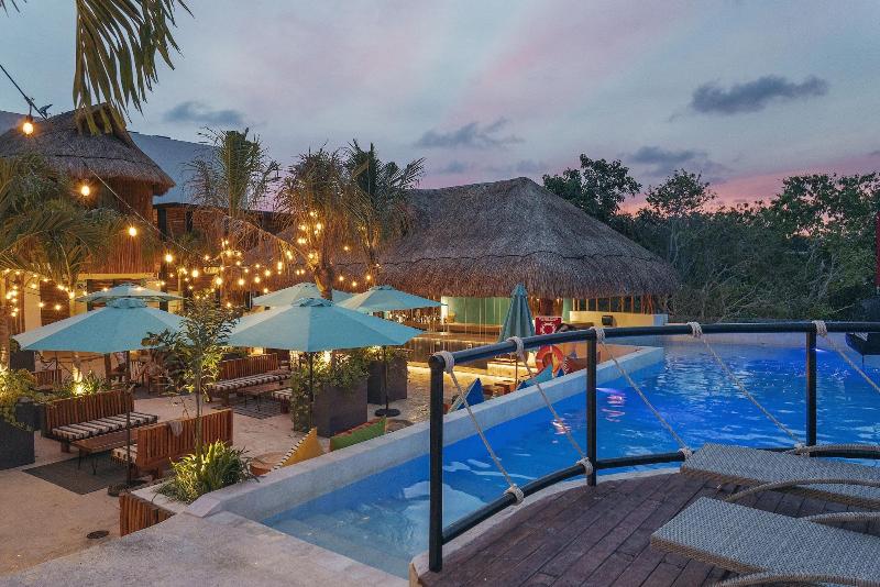 호스텔 Mayan Monkey Tulum | Social