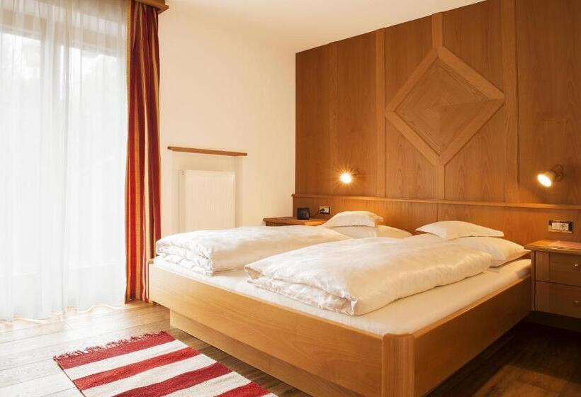 Garni Hotel Geier