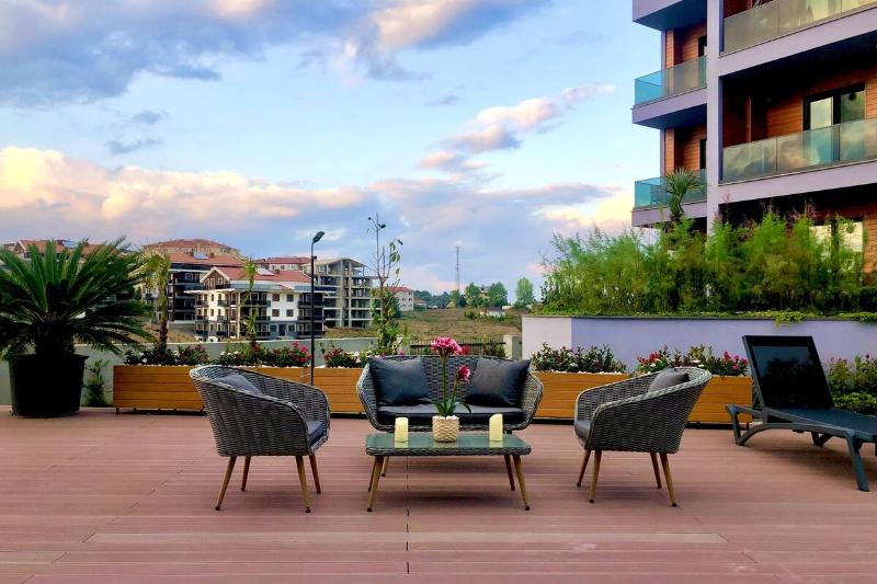 Green Hills Suites