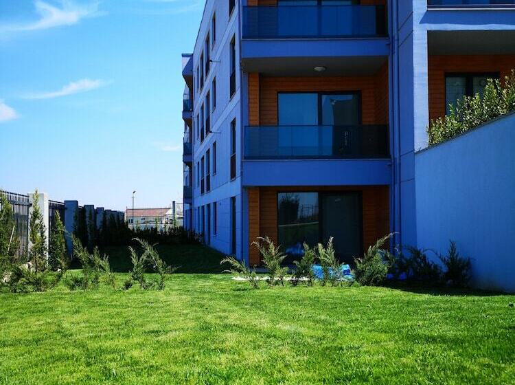 Green Hills Suites
