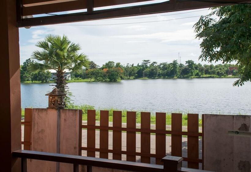 هتل Chum Phae Lagoon Resort