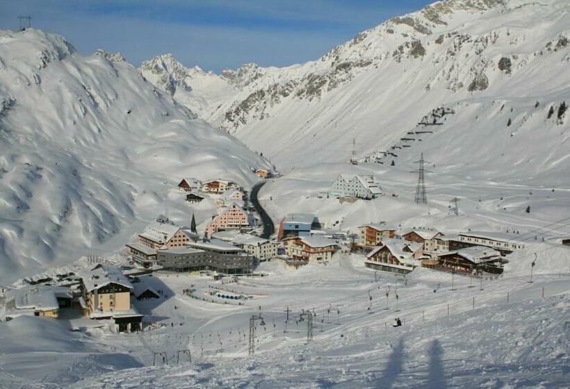 Отель Gasthof Valluga