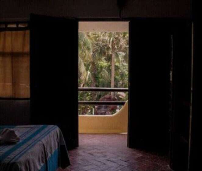 هتل Bungalows Acuario