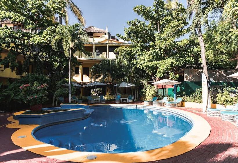 هتل Bungalows Acuario