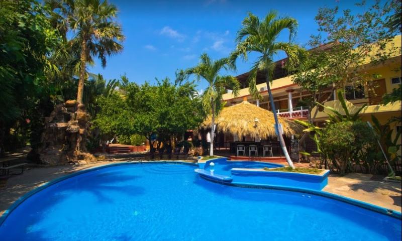 هتل Bungalows Acuario