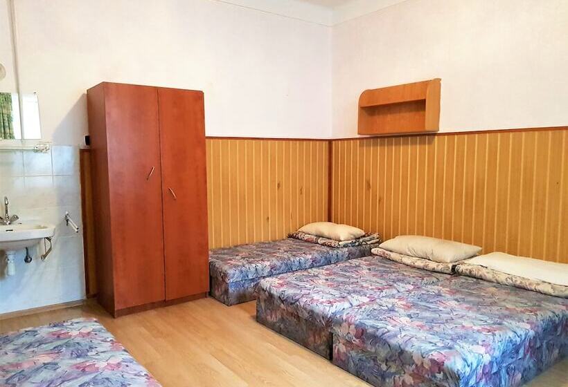 Muskátli Vendégház Hostel
