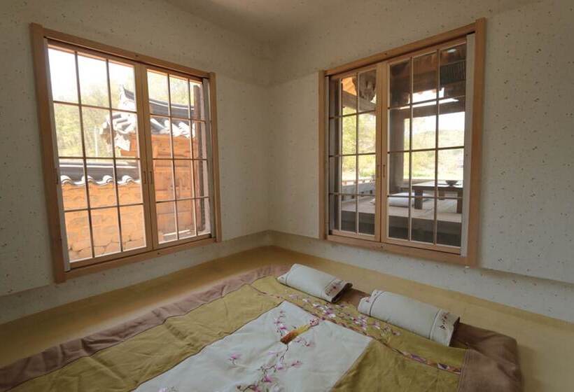 بنسيون Gwiae Traditional House