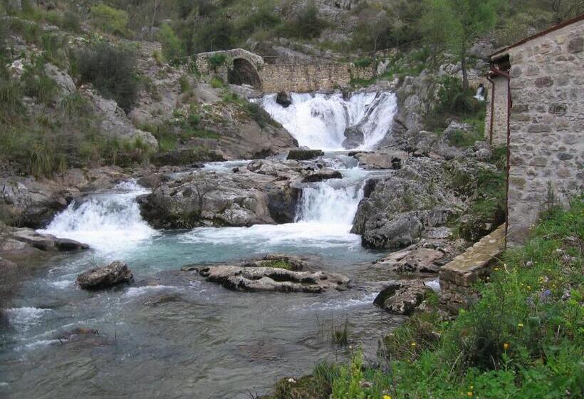 ペンション Immersi Nella Natura