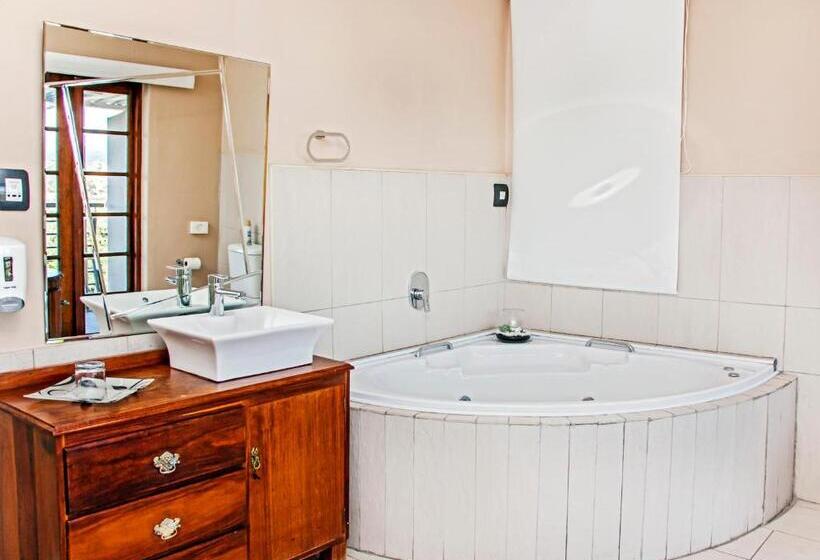 פנסיון Villa Le View Guesthouse