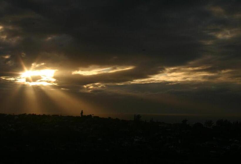 פנסיון Villa Le View Guesthouse