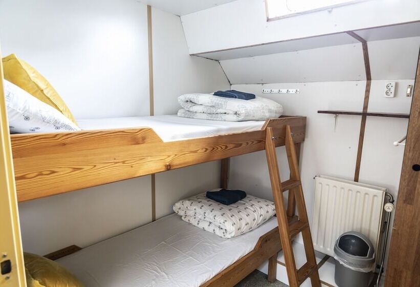 The Cabin Haarlem   Hostel