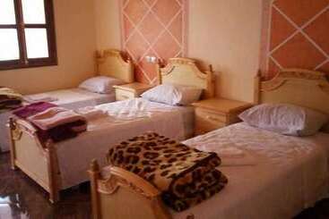 Aït Ayoub Voyages   Hostel