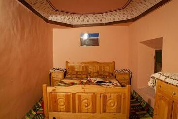 Aït Ayoub Voyages   Hostel