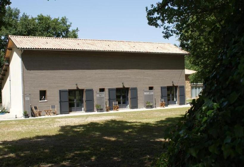 تختخواب و صبحانه Domaine Du Bois Seguin