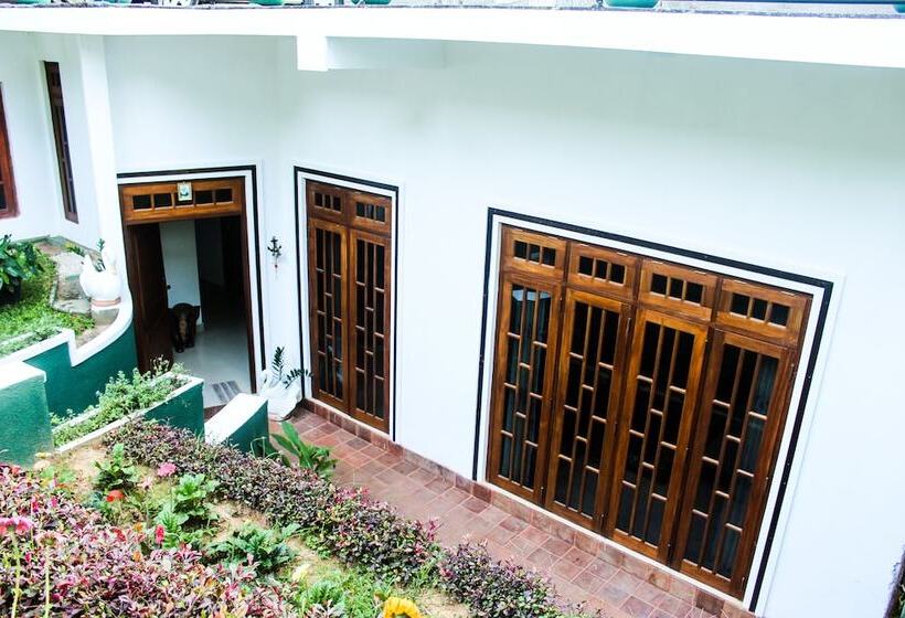 Bed and Breakfast Kandy Guesthouse