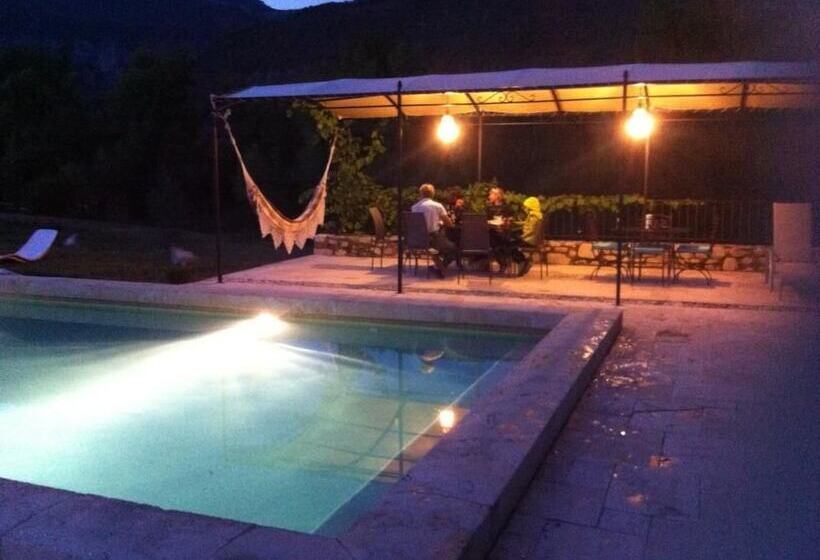 צימר Saint Antonin Chambre D Hotes