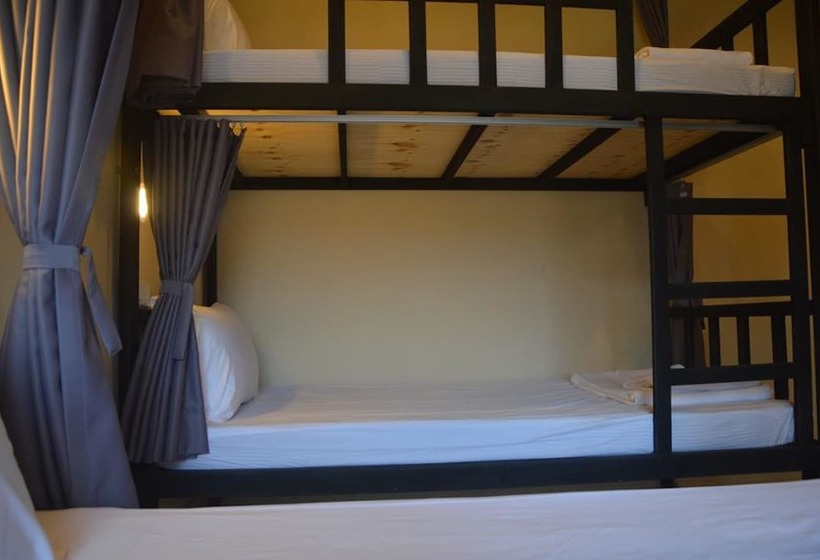 Chang Hostel