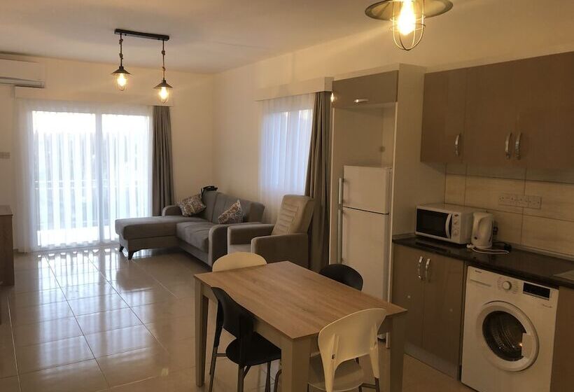 Deniz Airport Suites