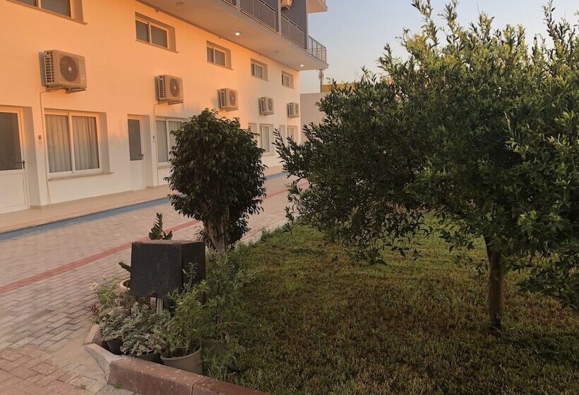 Deniz Airport Suites