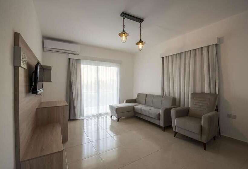 Deniz Airport Suites