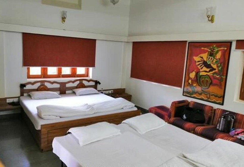 هتل 1946 Navdeep Homestay