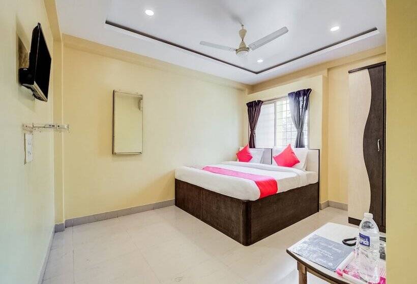 فندق Amrut Executive By Oyo Rooms