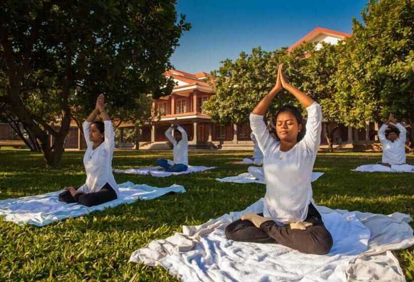 호텔 Ayurvedic Village