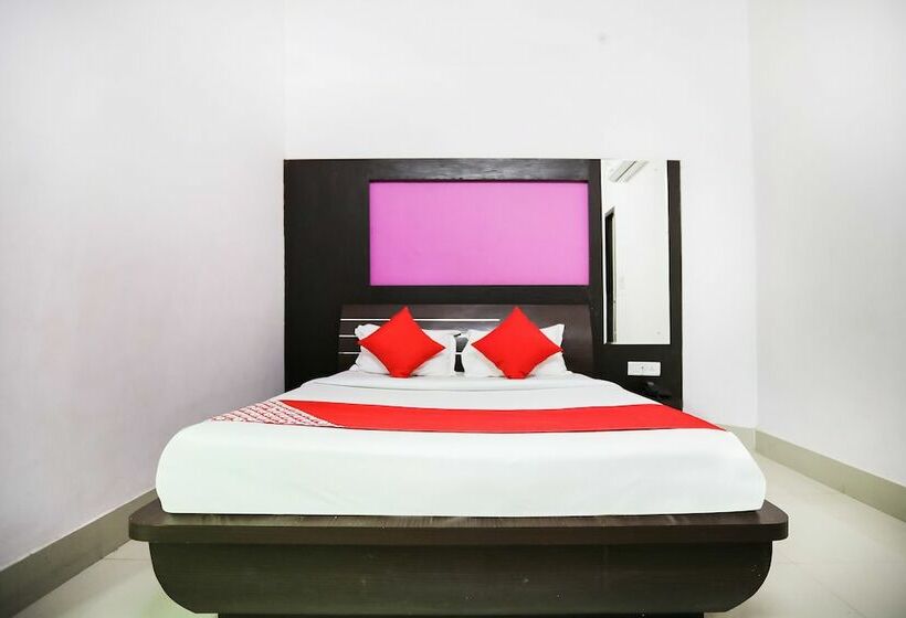 فندق Azad Garden By Oyo Rooms