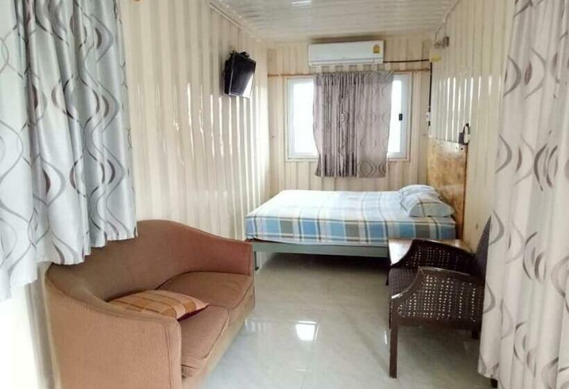 Hotel Baan Suan Chiva Saran