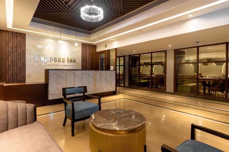 בית מלון כפרי Freesia By Express Inn