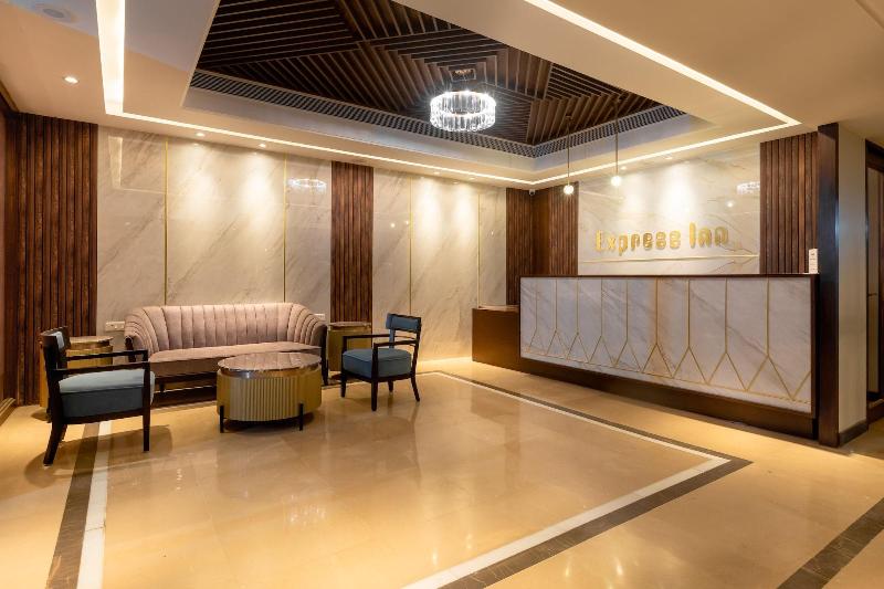 בית מלון כפרי Freesia By Express Inn