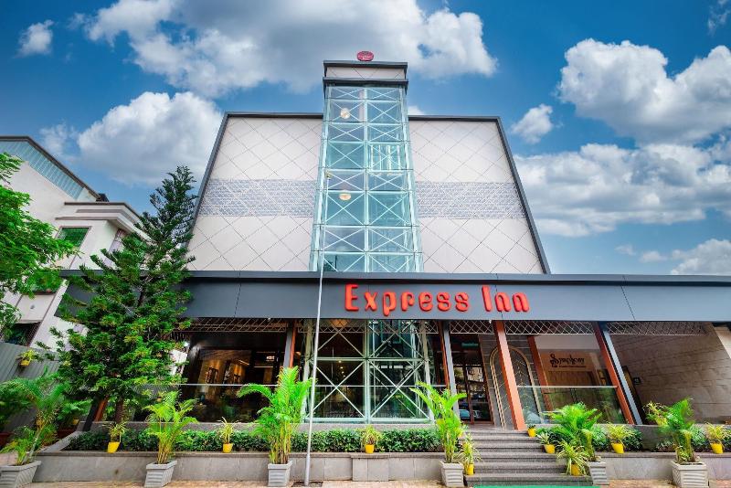 בית מלון כפרי Freesia By Express Inn