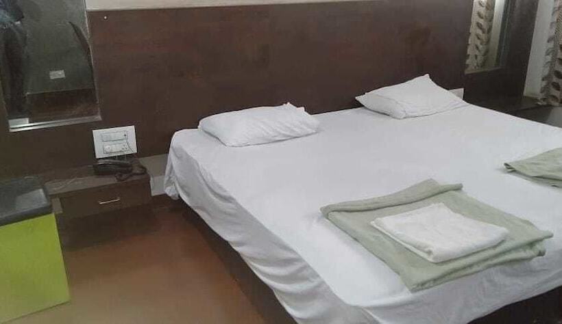 酒店 Iroomz Shivaratna Palace