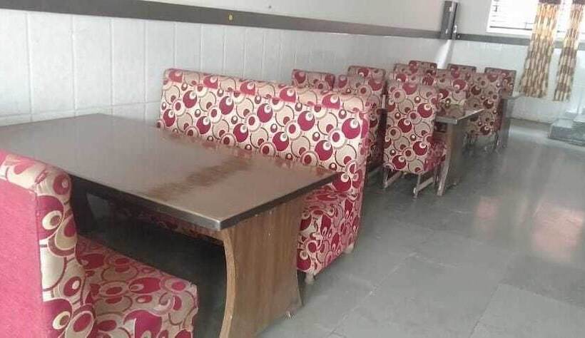 酒店 Iroomz Shivaratna Palace