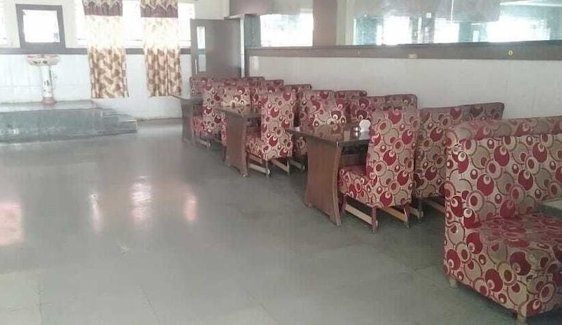 酒店 Iroomz Shivaratna Palace