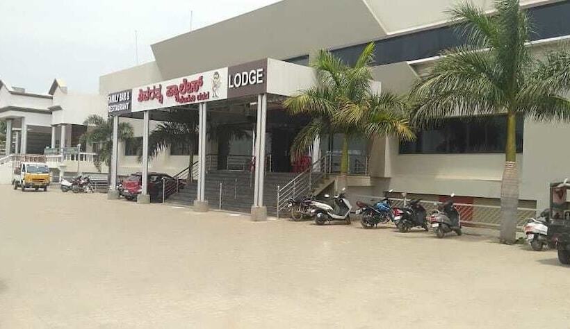 酒店 Iroomz Shivaratna Palace