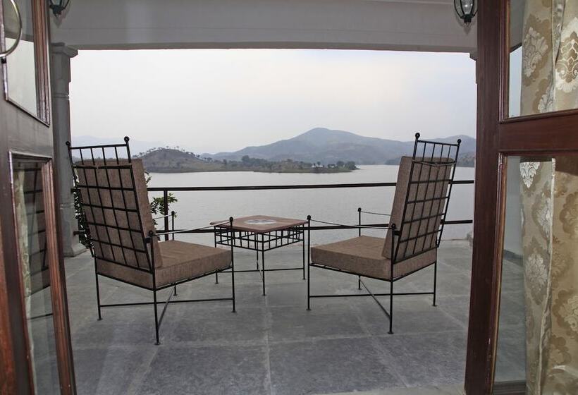 فندق Jhadol Safari Resort
