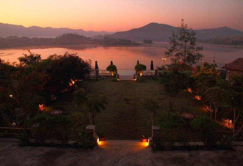 فندق Jhadol Safari Resort