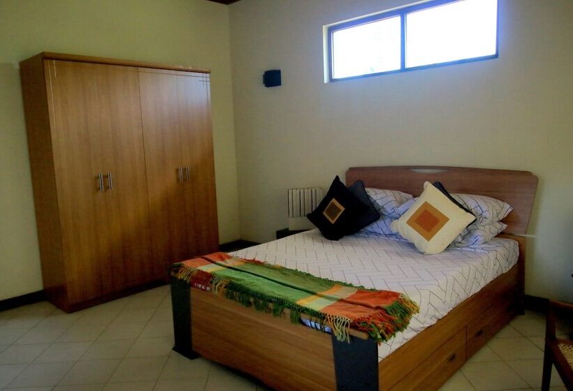 Отель Lake Garden Villa   Kelaniya