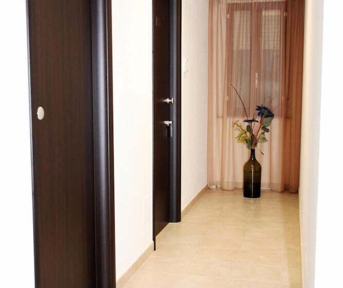 فندق Leon D Oro